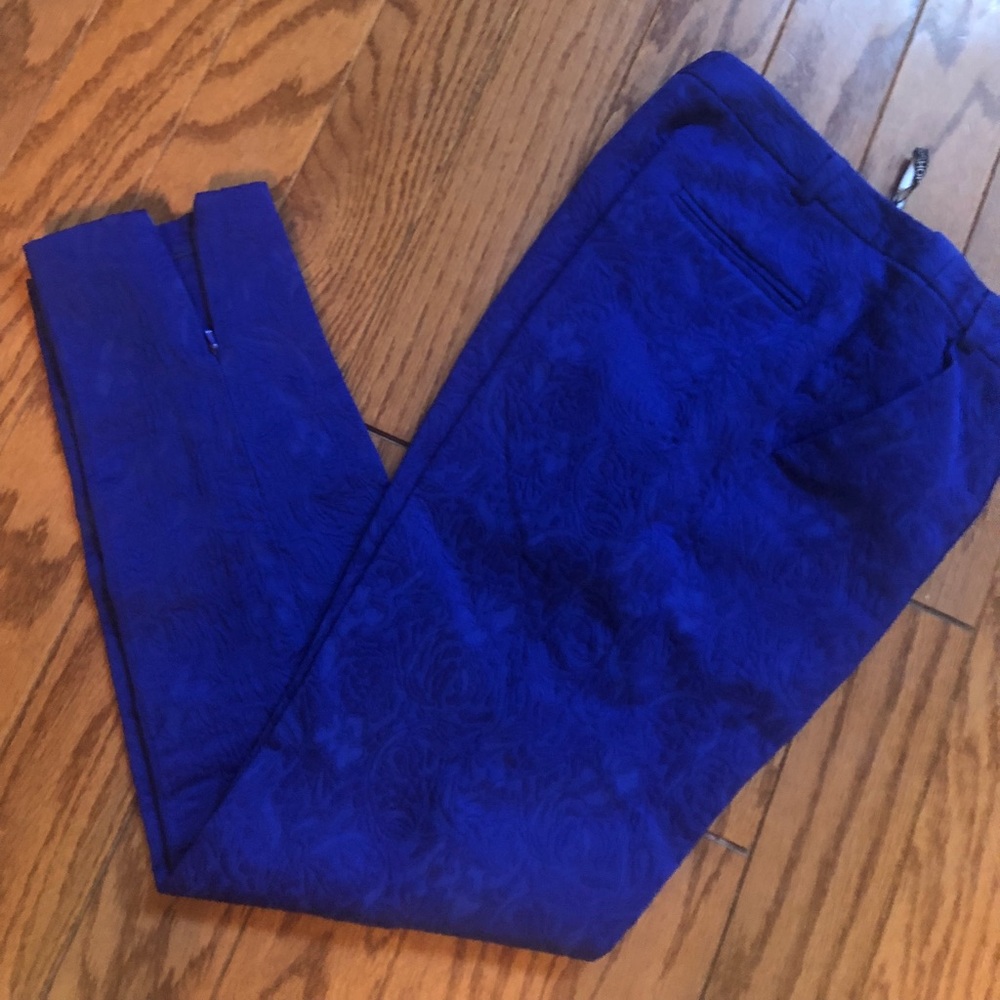 STUNNING cropped cigarette pants from Topshop!